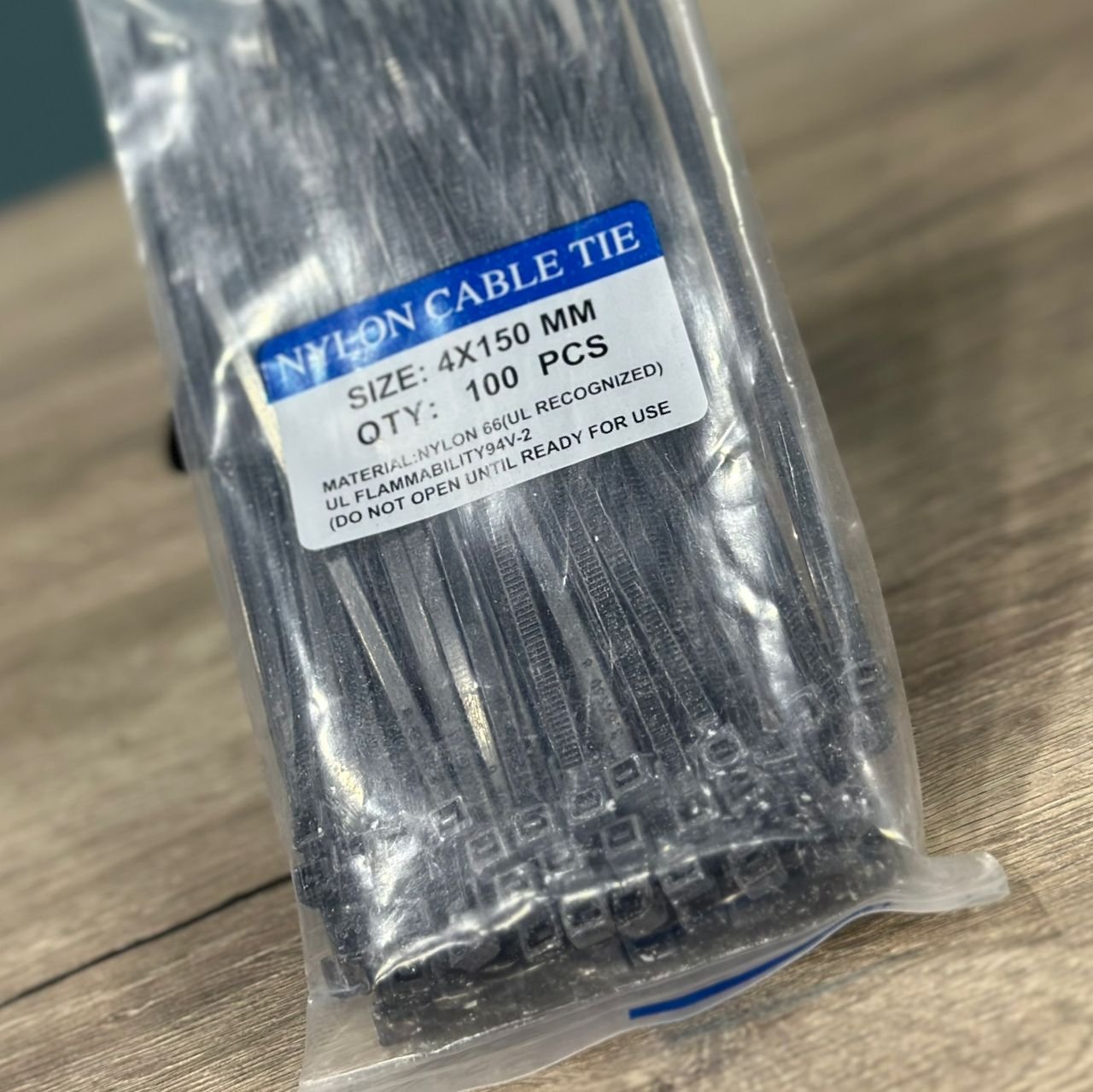 ATTACHE EN PLASTIQUE CABLE TIE LOCAL SIZE 4mm X 150mm BLANC 100PCS